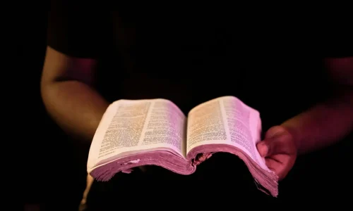 O que é Exegese Bíblica (e por que isso importa)?
