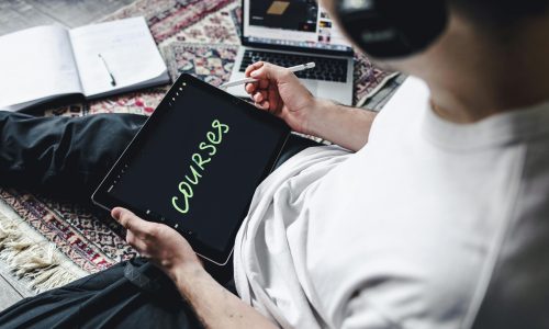 Teologia:Curso Livre, Seminário ou Graduação? Descubra Qual é o Ideal para Você